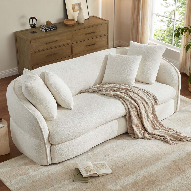 Canapé Dane à assise profonde avec design sculptural capitonné