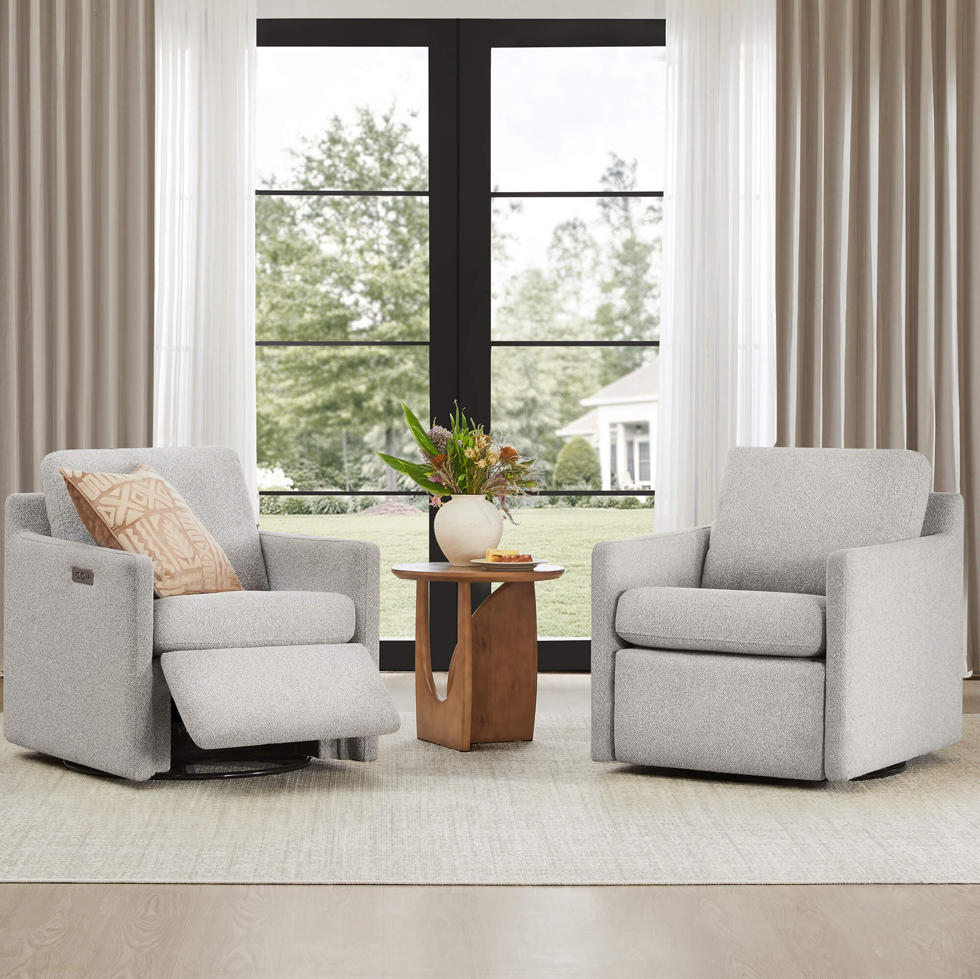 Fauteuil d'appoint pivotant Henry avec repose-pieds électriques et ports de charge